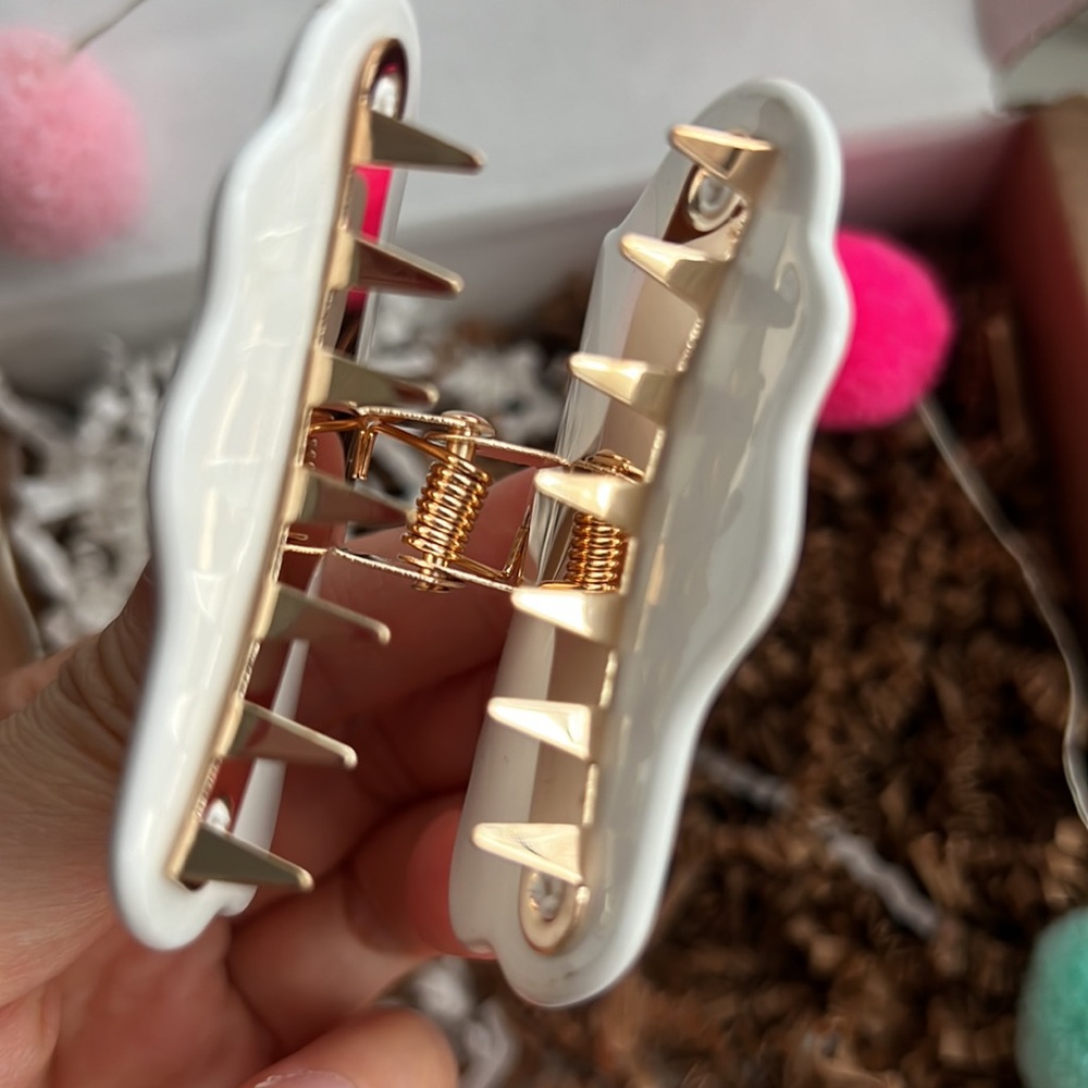 New 🍳 Sunny Side Up Hair Clip - Picture 4 of 4